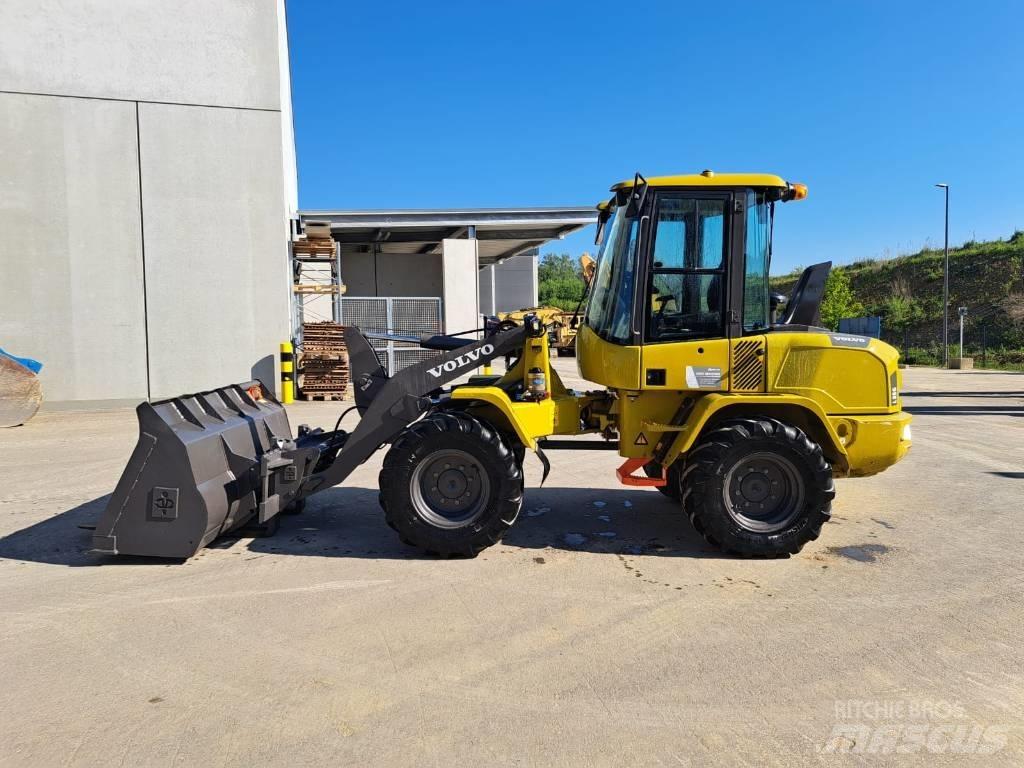 Volvo L 35 G  스키드로더