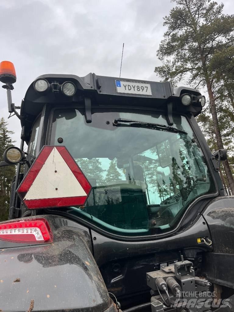 Valtra T 214 D 트랙터