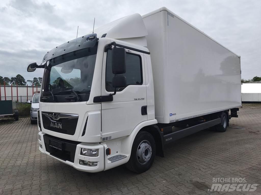 MAN TGL 12.250 탑차 트럭