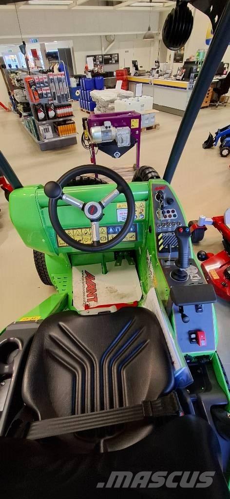 Avant 528 다목적 로더