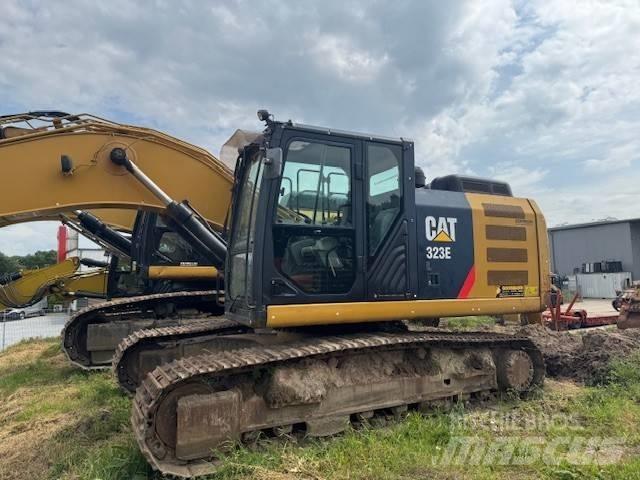 CAT 323 E 대형 굴삭기 29톤 이상