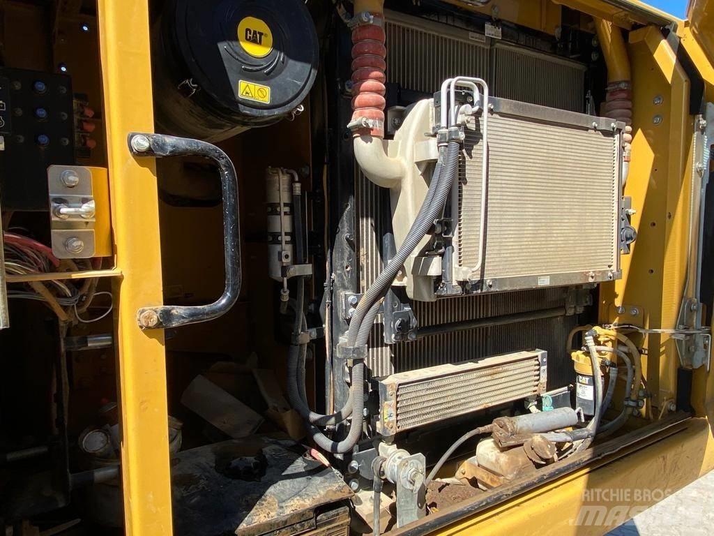 CAT 323 E 대형 굴삭기 29톤 이상