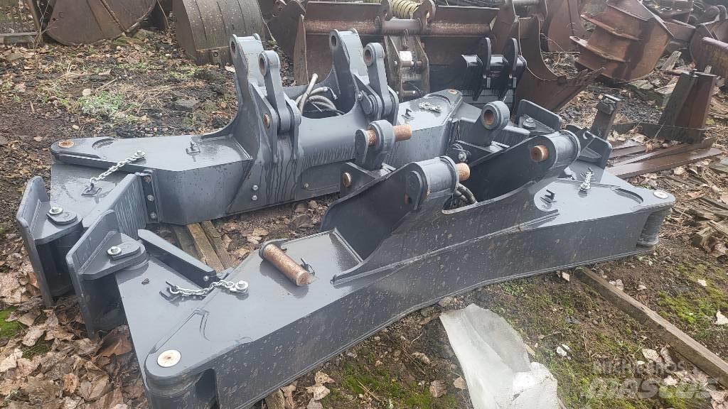 Doosan outdigger 섀시 및 서스펜션