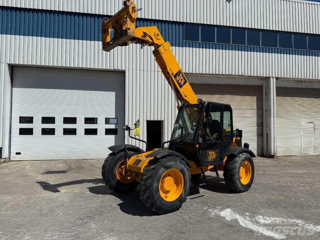 JCB 528-70 텔러 핸들러