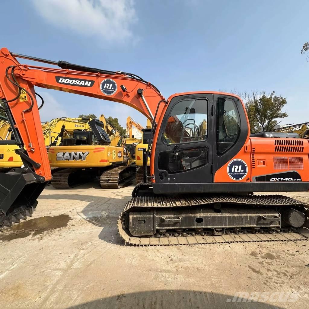 Doosan DX140LC-9C 대형 굴삭기 29톤 이상