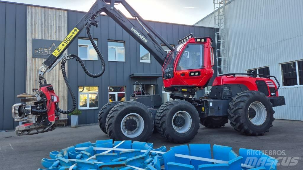 Komatsu 951 원목 하베스터