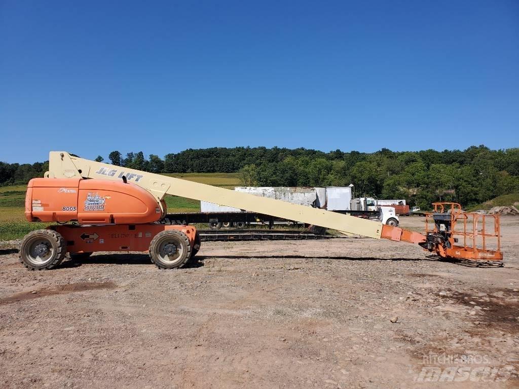 JLG 800 S 험지용 트럭