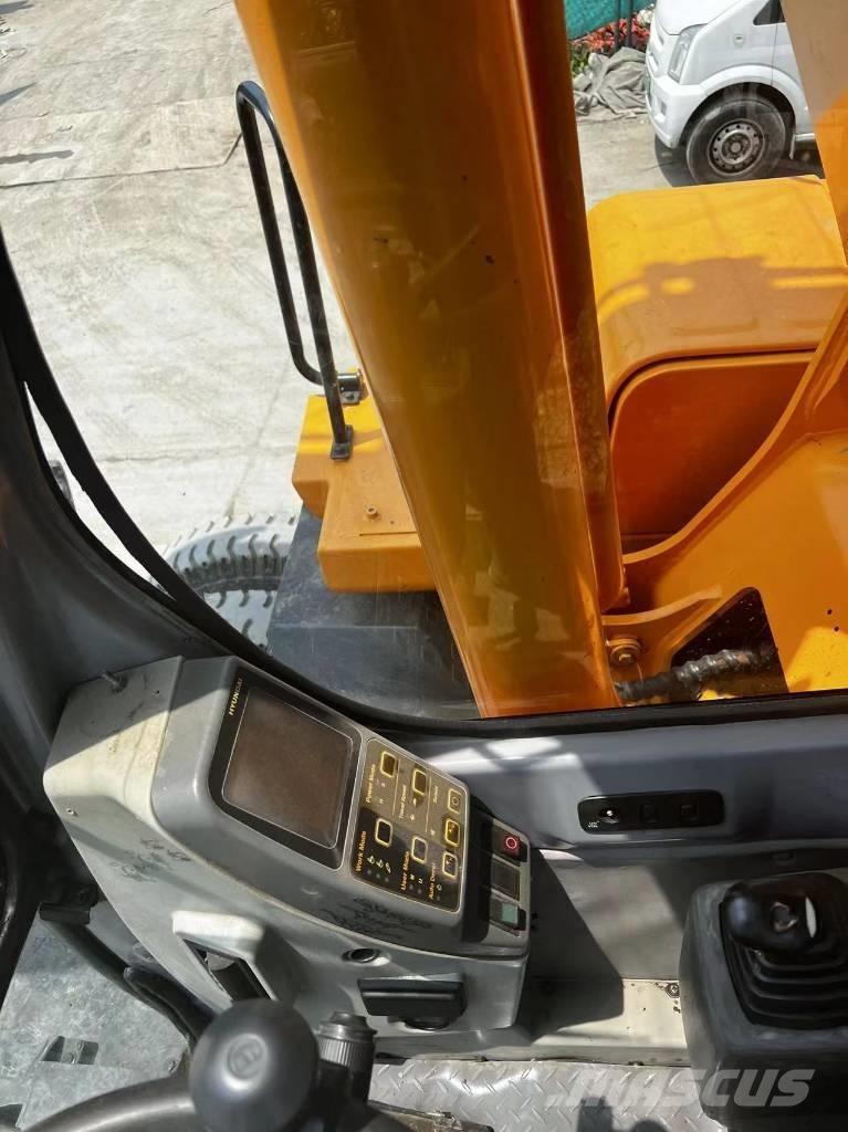 Hyundai 210W-7  휠 굴삭기