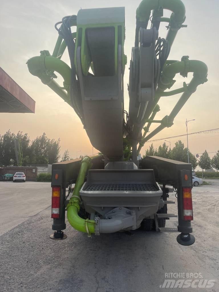  Zoomlion中联重科 52X-6RZ 콘크리트 펌프카
