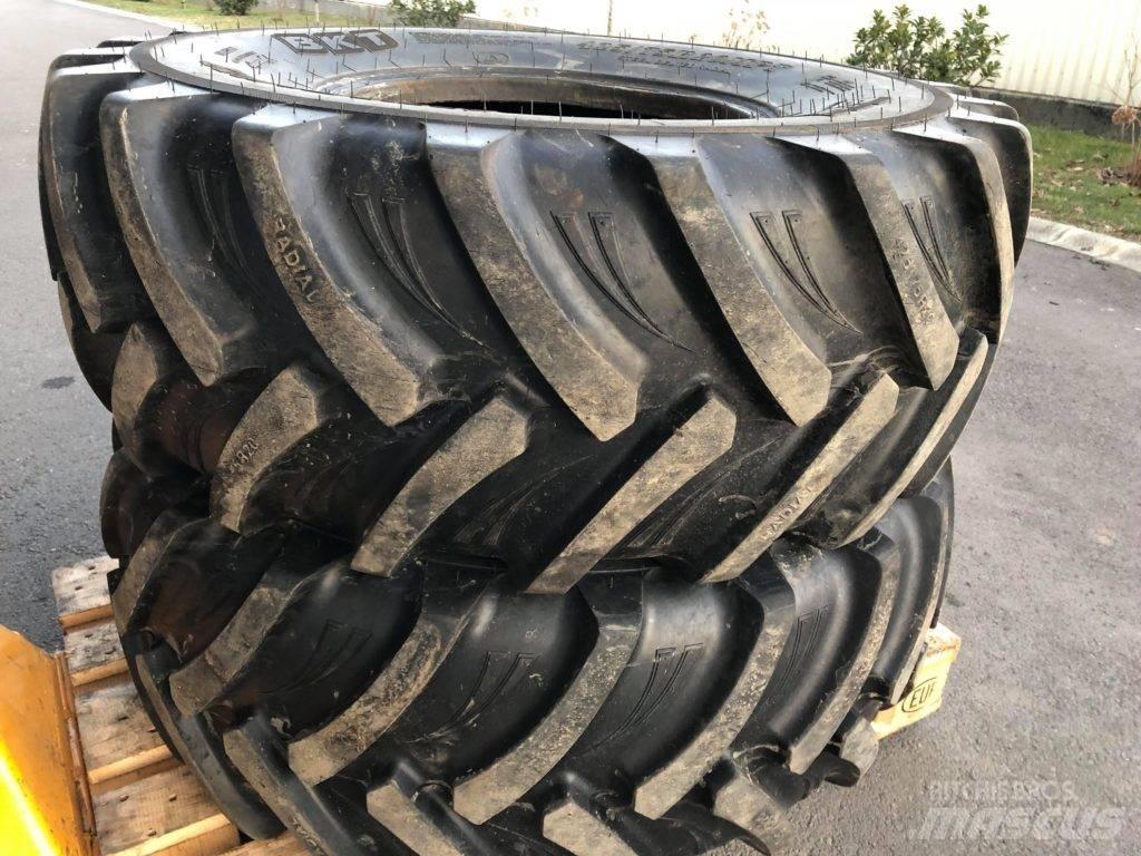 BKT 425/75R20 타이어, 휠 및 림