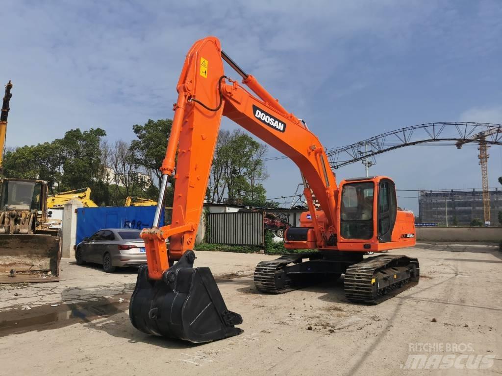 Doosan DX225LC 대형 굴삭기 29톤 이상
