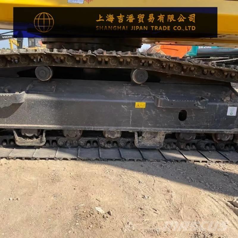 Komatsu PC 220 대형 굴삭기 29톤 이상