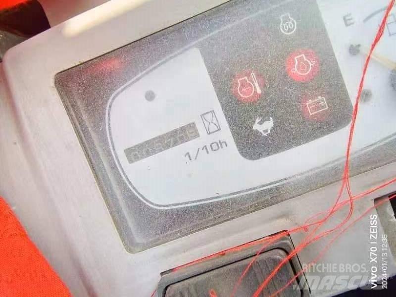 Komatsu PC 18 MR 소형 굴삭기 7톤 미만