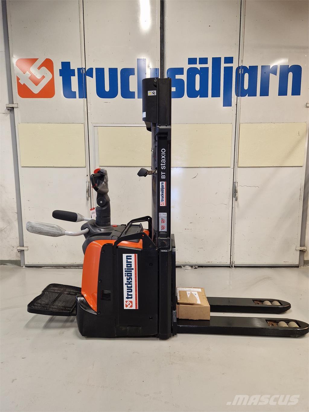 Toyota SPE120L 보행식 리치 지게차