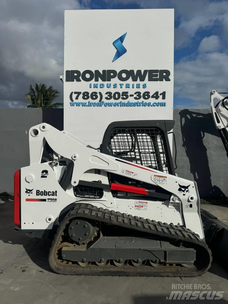 Bobcat T 740  스키드로더