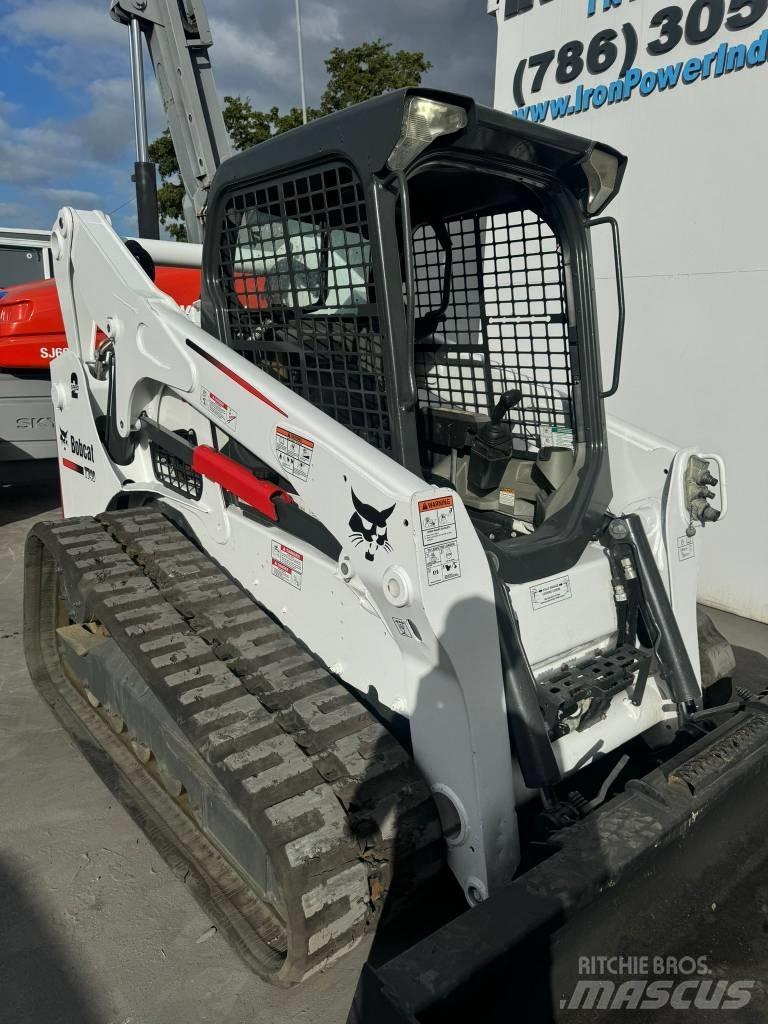 Bobcat T 740  스키드로더