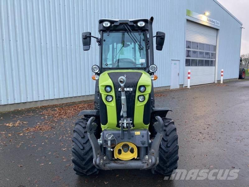 CLAAS NEXOS 240 S 트랙터