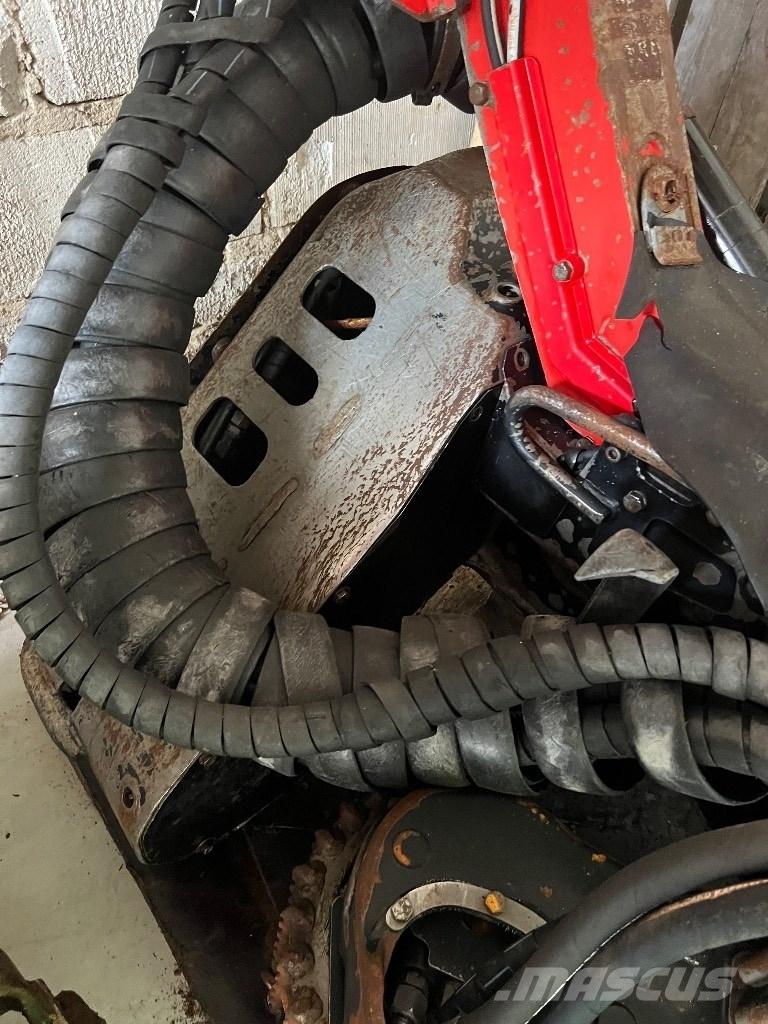Komatsu S 82 가지치기 장비