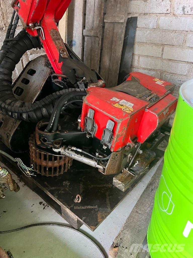 Komatsu S 82 가지치기 장비