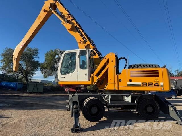 Liebherr A 924 C 폐기물/산업 처리기