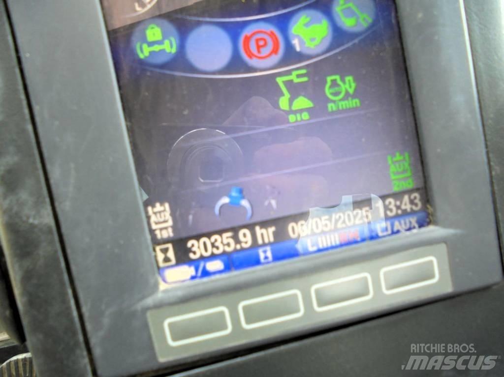 Takeuchi TB 295 W-2  휠 굴삭기