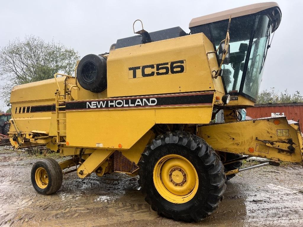 New Holland TC 56 콤바인 수확기