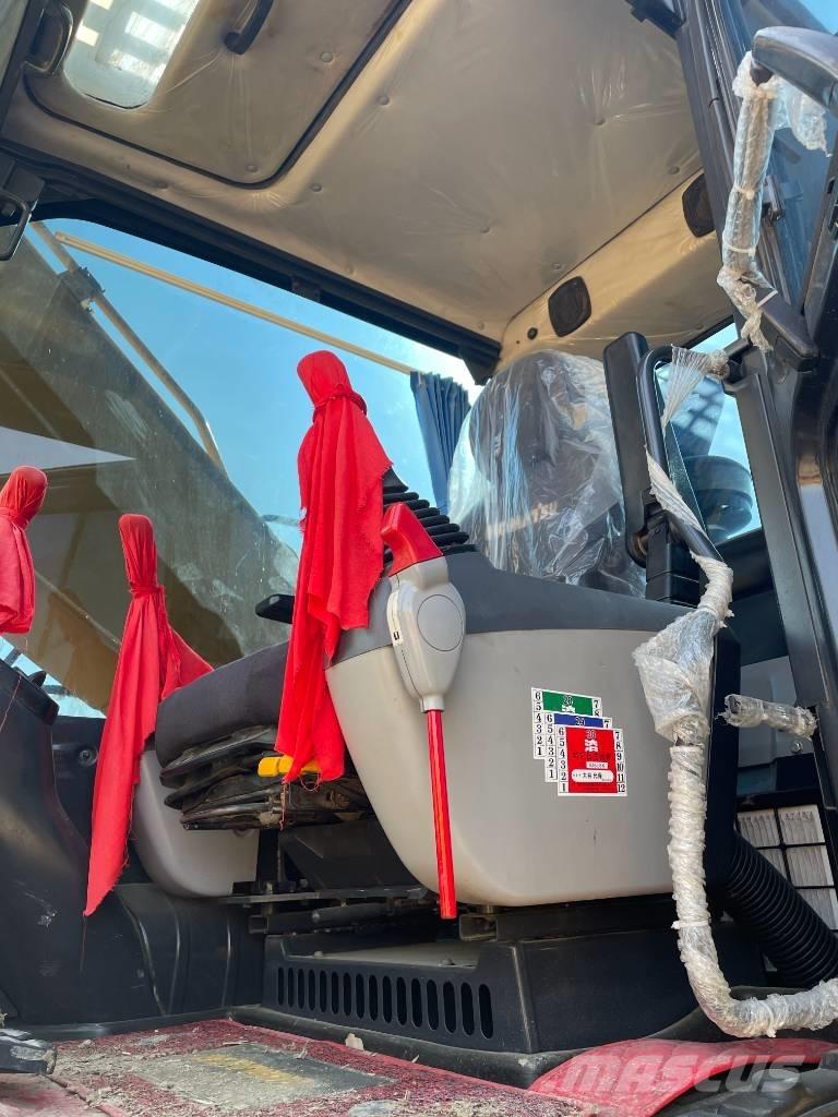 Komatsu PC 210 대형 굴삭기 29톤 이상