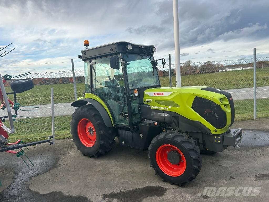 CLAAS Nexos 220 트랙터
