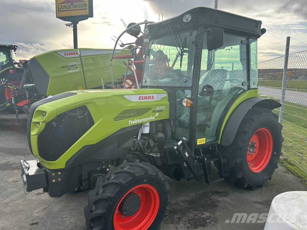 CLAAS Nexos 220 트랙터