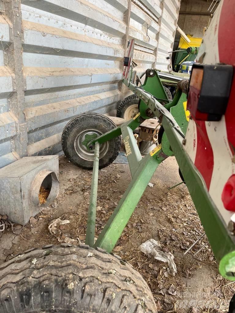 Krone KWT 882 갈퀴 및 테더