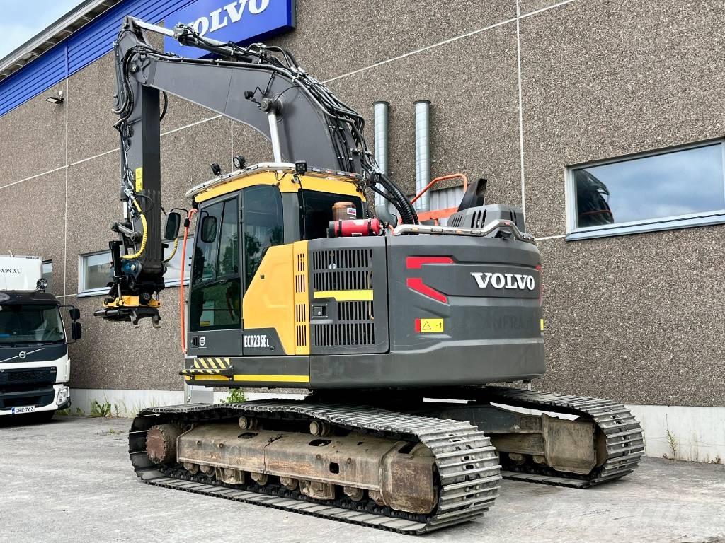 Volvo ECR 235 E 대형 굴삭기 29톤 이상