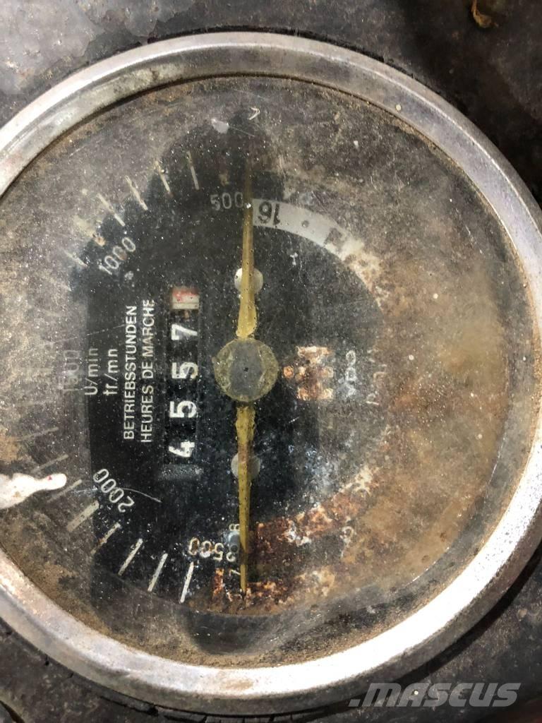 International 353 트랙터