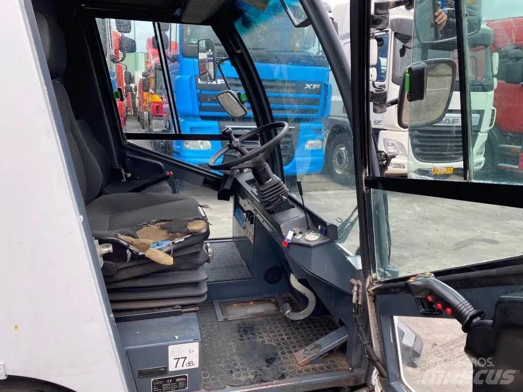Mfh 2500 도로 청소차