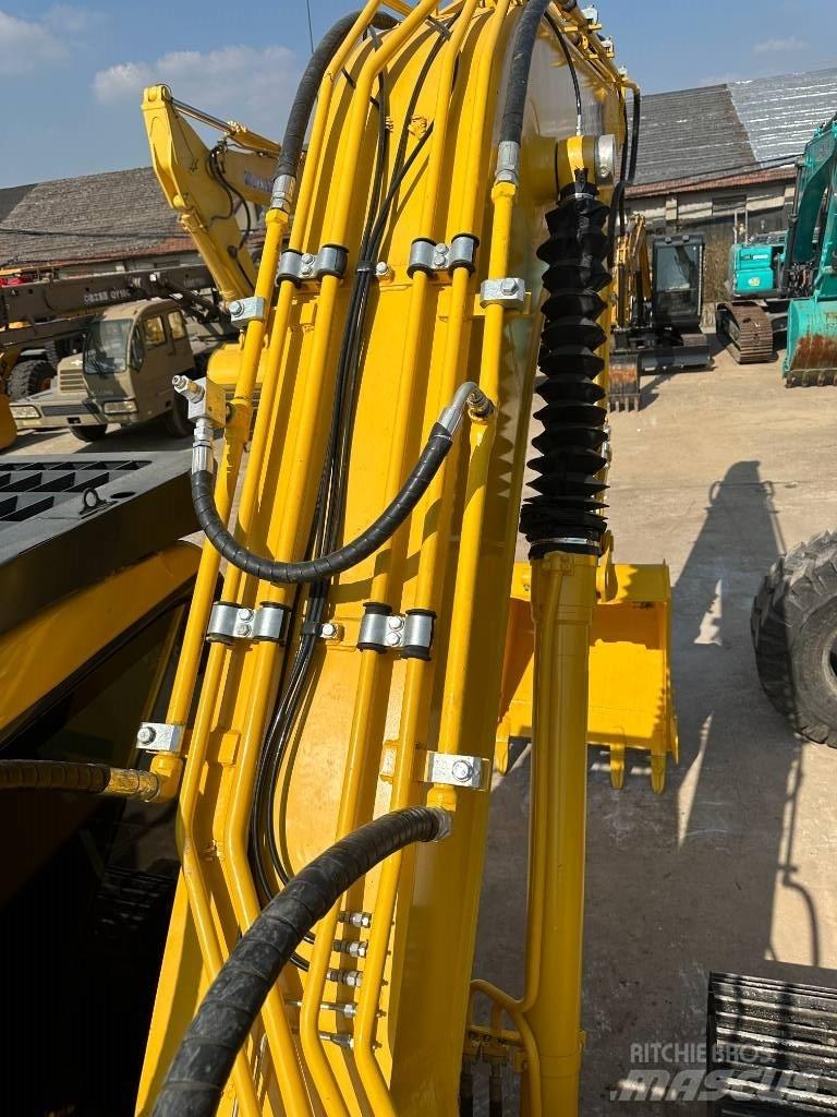 Komatsu PC 200-7 대형 굴삭기 29톤 이상