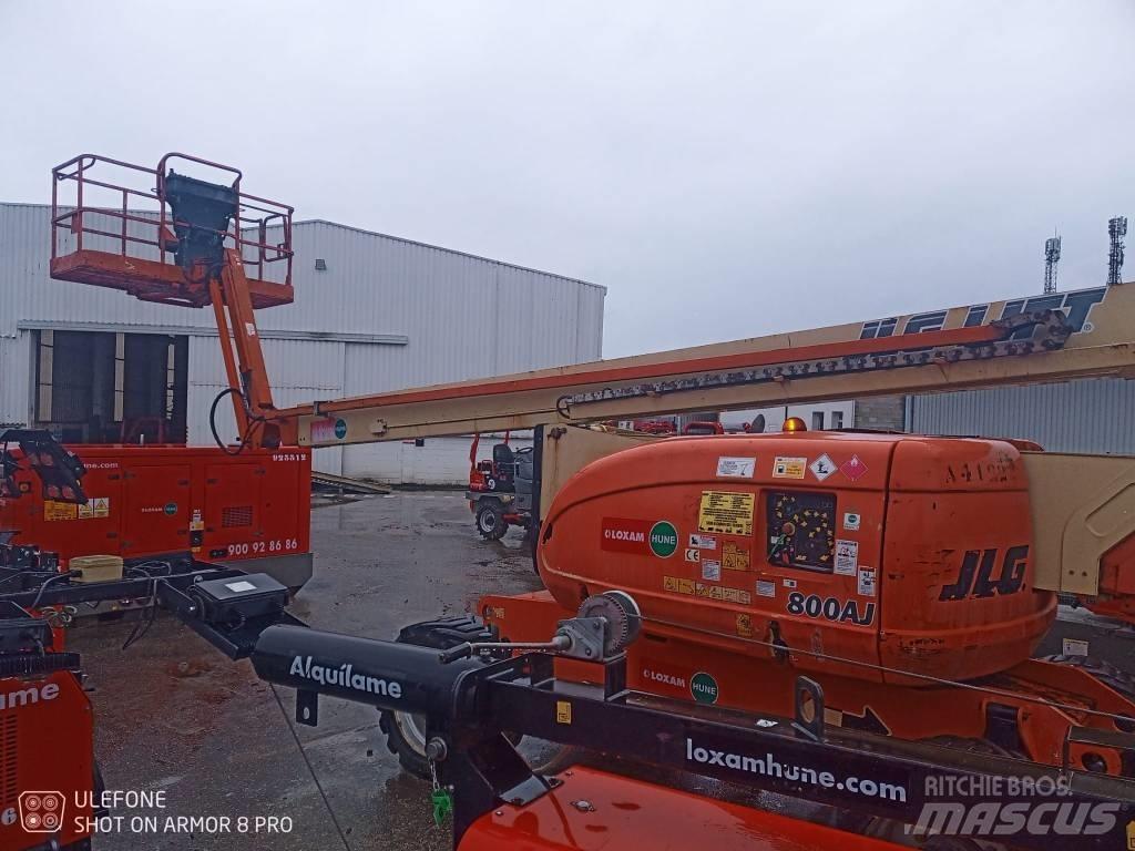 JLG 800 AJ 관절형 전동이동 리프트