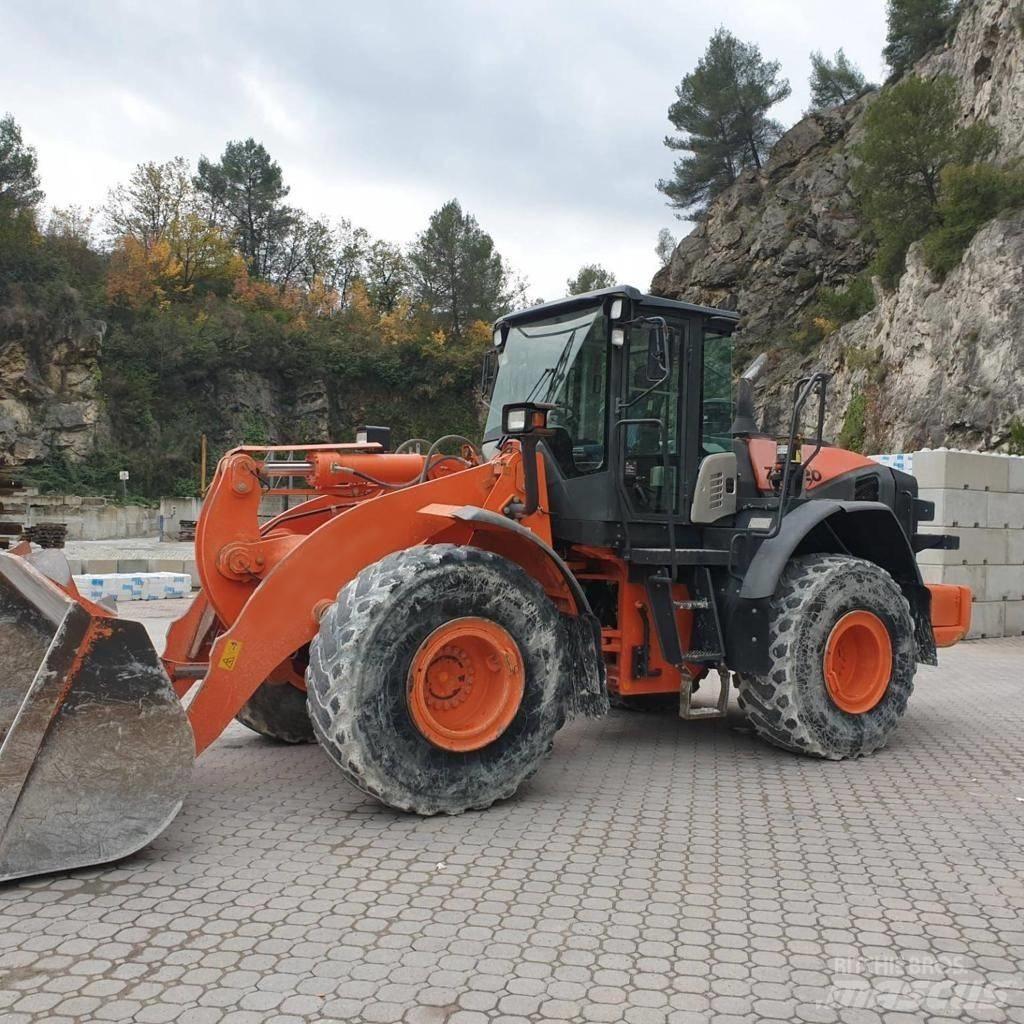 Hitachi ZW 220-5  휠로우더