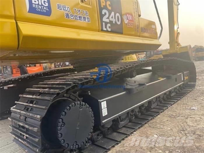 Komatsu PC 240 -8 대형 굴삭기 29톤 이상