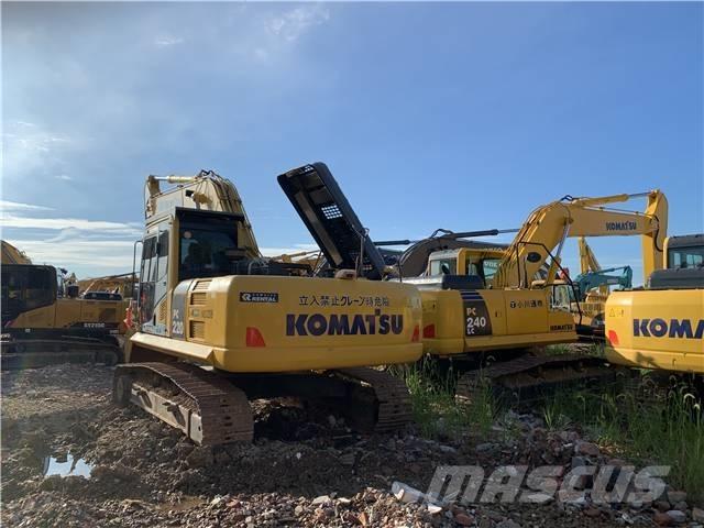 Komatsu PC 220-8 대형 굴삭기 29톤 이상