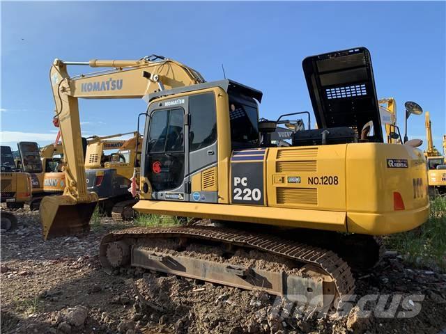 Komatsu PC 220-8 대형 굴삭기 29톤 이상