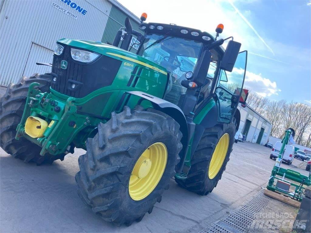 John Deere 6250R 트랙터