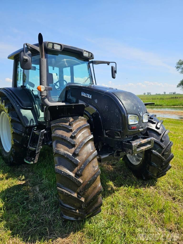 Valtra N 101 트랙터