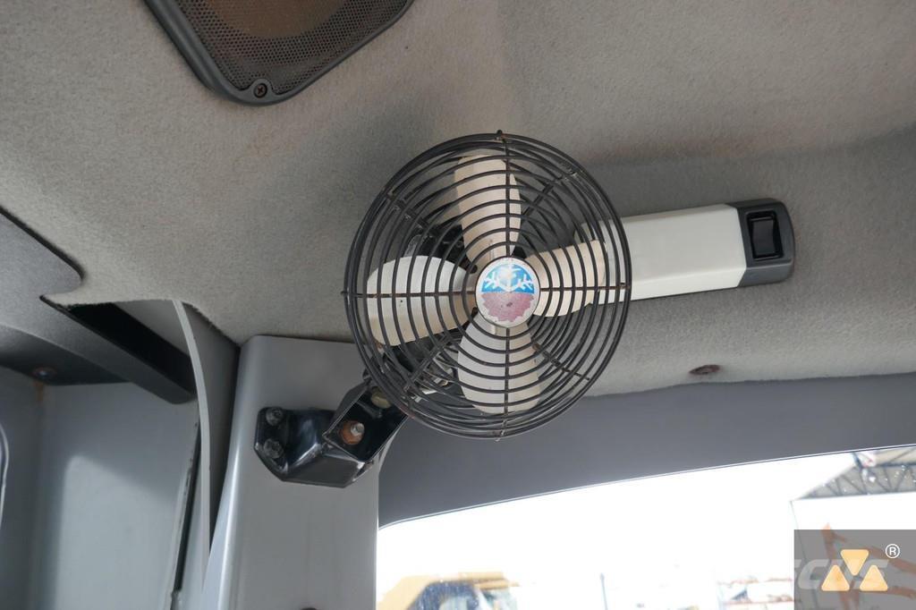 CAT 120M 그레이더