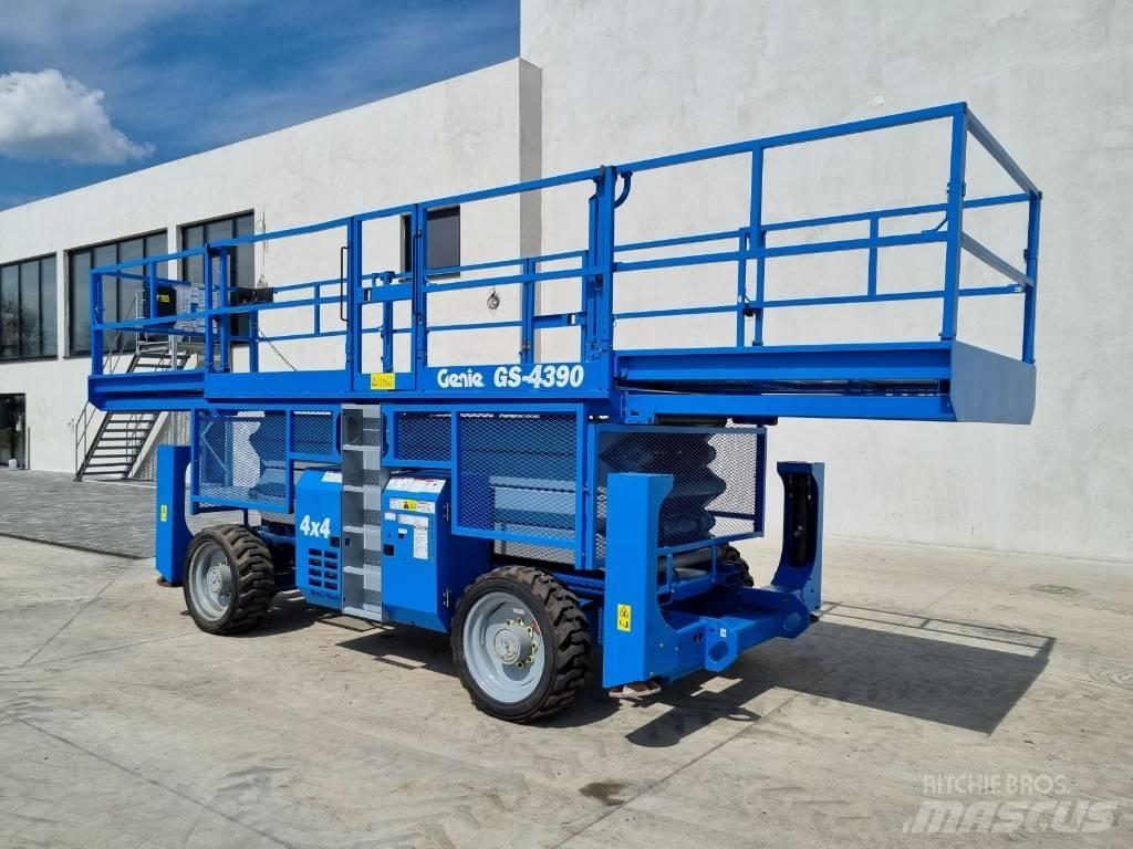 Genie GS 4390        P478 가위형 리프트