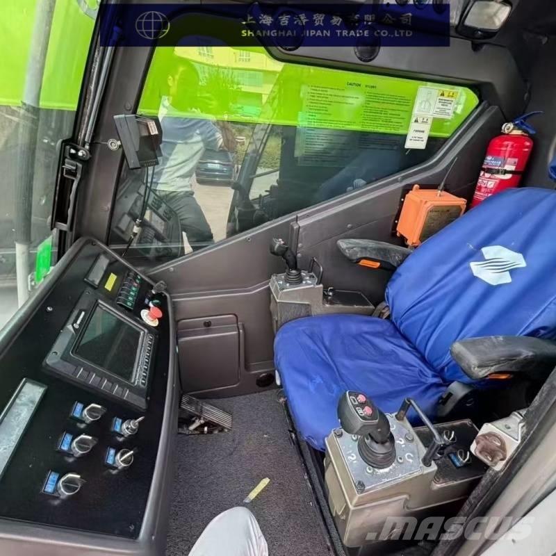 Zoomlion ZAT 2000 V A/T 크레인