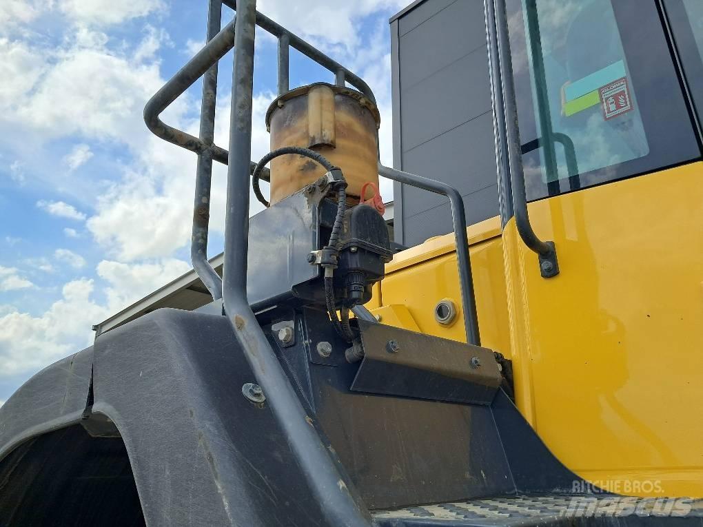 Komatsu WA480-8  휠로우더