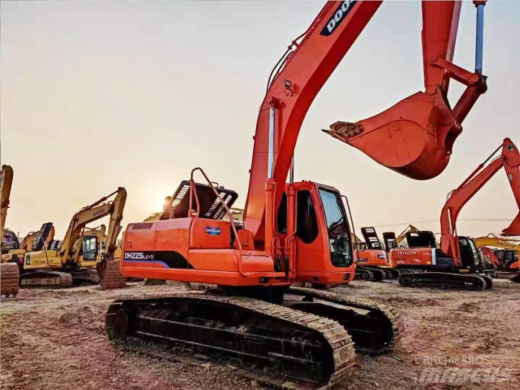 Doosan DH 225 LC-7 대형 굴삭기 29톤 이상