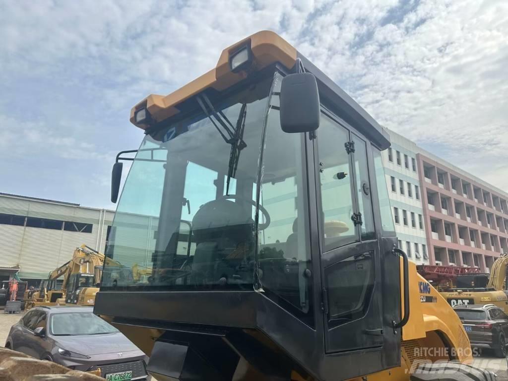 XCMG XS 223 J 싱글 드럼 롤러