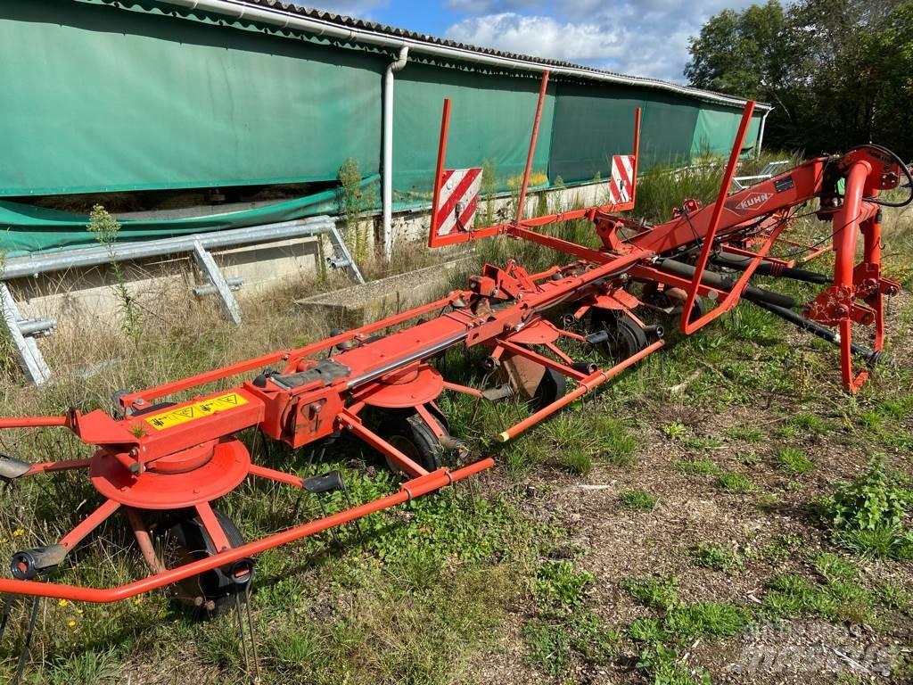 Kuhn GF8702 갈퀴 및 테더