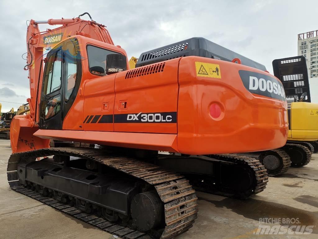 Doosan DX 300LC-9C 대형 굴삭기 29톤 이상