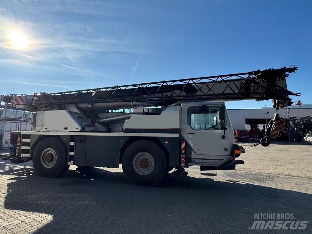 Liebherr LTM 1030-2 A/T 크레인